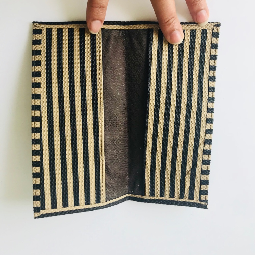 Fendi Woman’s wallet Black & Tan Stripes - Picture 5 of 8